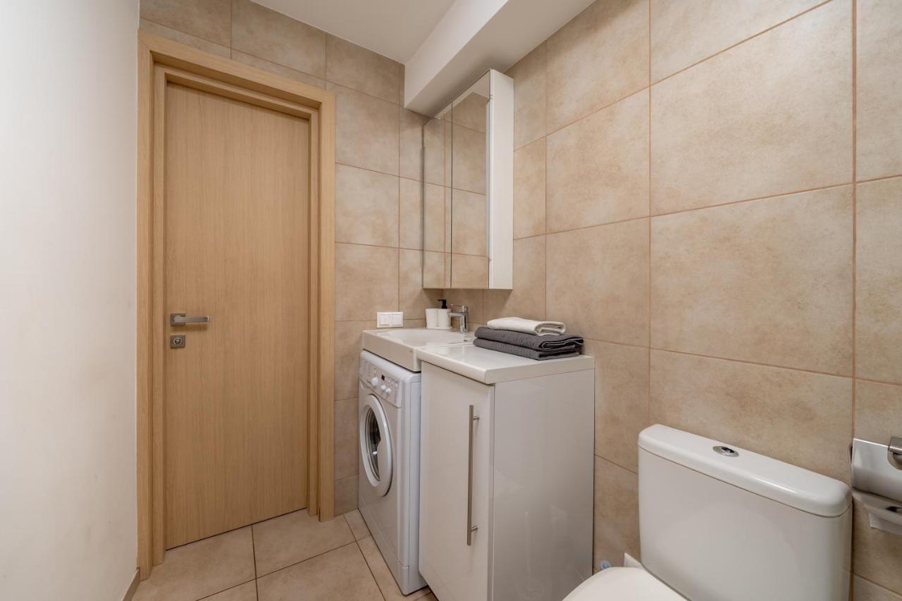 Trendy Top-Floor Stay In Heart Of Riga, Near Bars & Culture Экстерьер фото